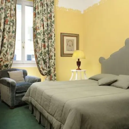 Casa Howard - Residenza D'epoca מלון 3*