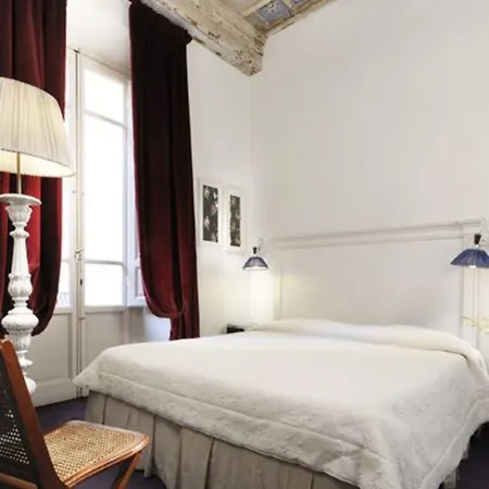 Casa Howard - Residenza D'epoca מלון