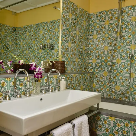 מלון Casa Howard - Residenza D'epoca 3*